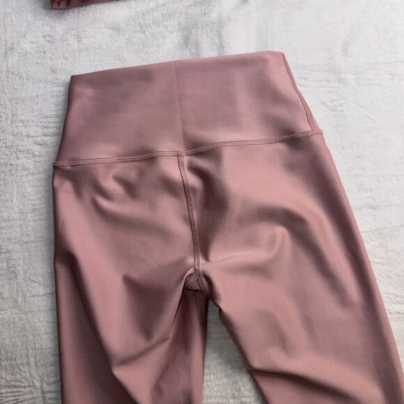 Alo Yoga Airlift Intrigue Bra and 7/8 High-Waist Airlift Legging Ballet Pink XS - Picture 11 of 15